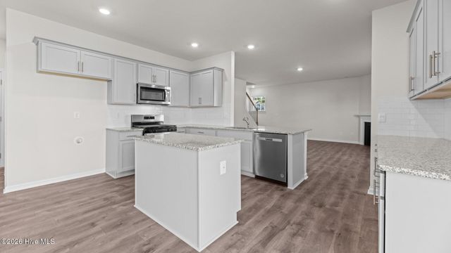 1100 Aviator Lane, Ayden, NC 28513