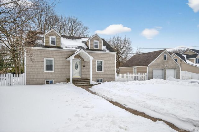 12 Altamore Street, Melville, NY 11747