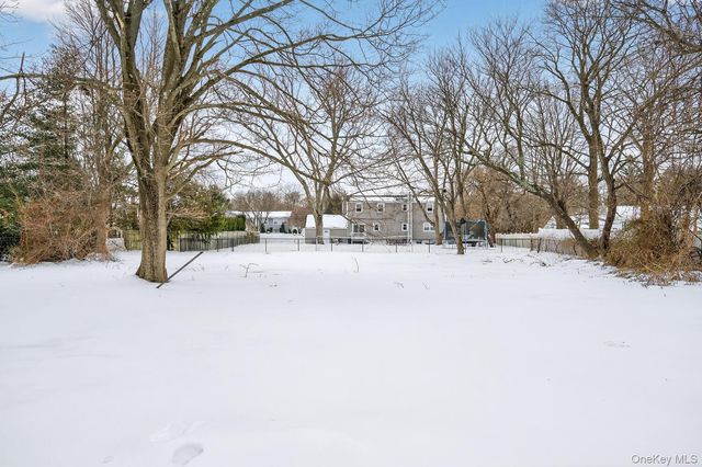 12 Altamore Street, Melville, NY 11747