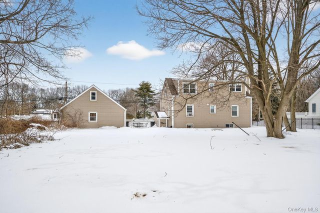 12 Altamore Street, Melville, NY 11747