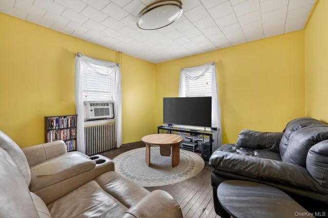 12 Altamore Street, Melville, NY 11747