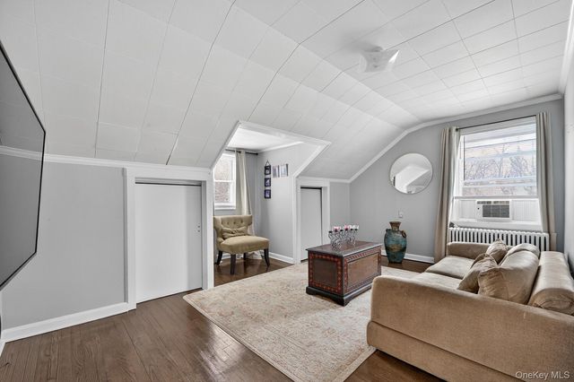 12 Altamore Street, Melville, NY 11747