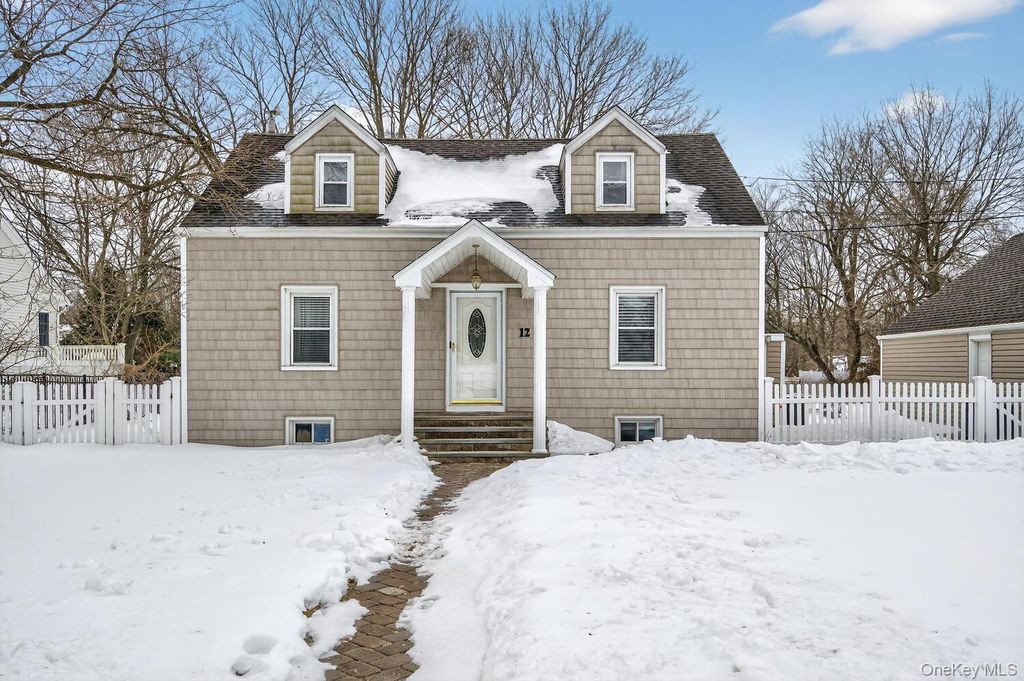 12 Altamore Street, Melville, NY 11747