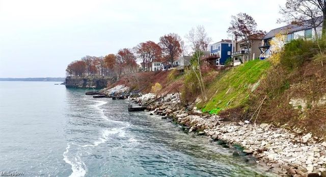 31600 Lake Road, Bay Village, OH 44140