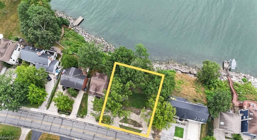 31600 Lake Road, Bay Village, OH 44140