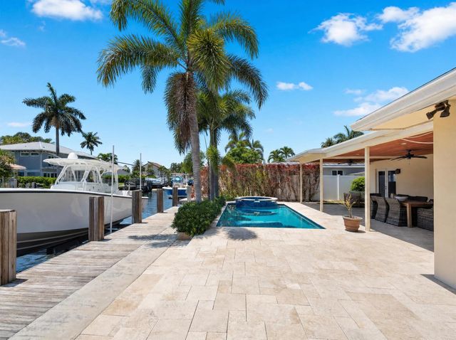 330 SE 10th Street, Pompano Beach, FL 33060