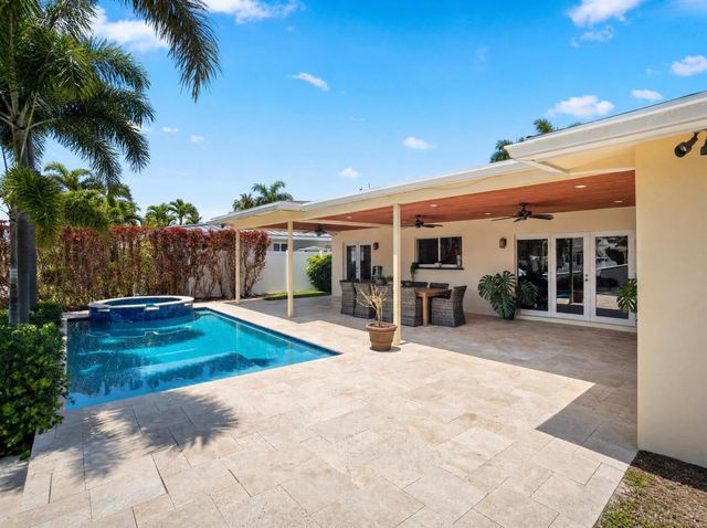 330 SE 10th Street, Pompano Beach, FL 33060