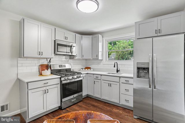 6214 GOLDEN RING RD, Baltimore, MD 21237