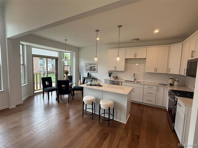 20768 Burn Drive, Macomb, MI 48044