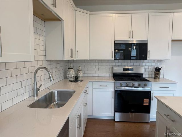 20768 Burn Drive, Macomb, MI 48044