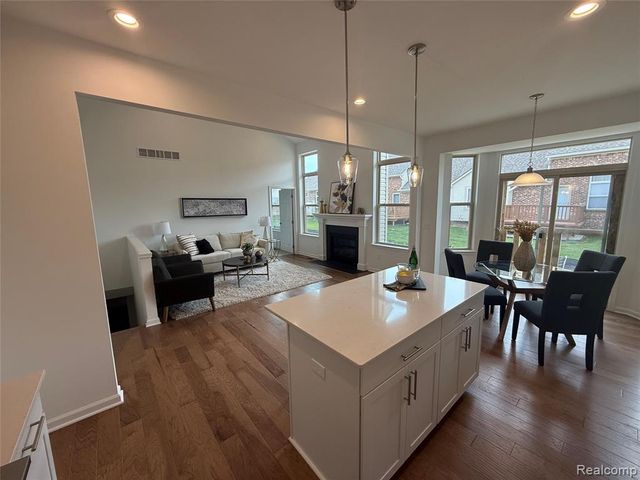 20768 Burn Drive, Macomb, MI 48044