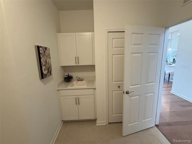 20768 Burn Drive, Macomb, MI 48044