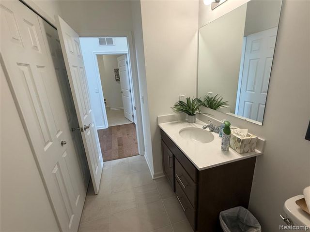 20768 Burn Drive, Macomb, MI 48044