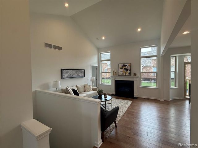 20768 Burn Drive, Macomb, MI 48044