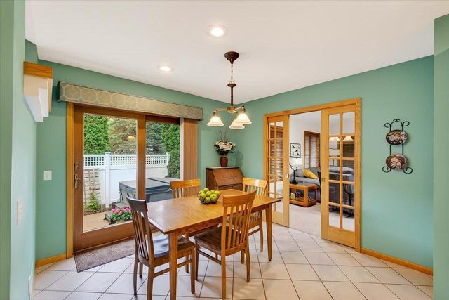 706 Summerton Court, Sun Prairie, WI 53590