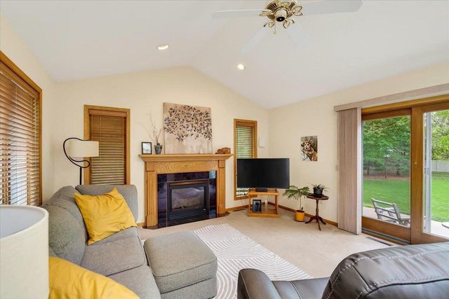 706 Summerton Court, Sun Prairie, WI 53590