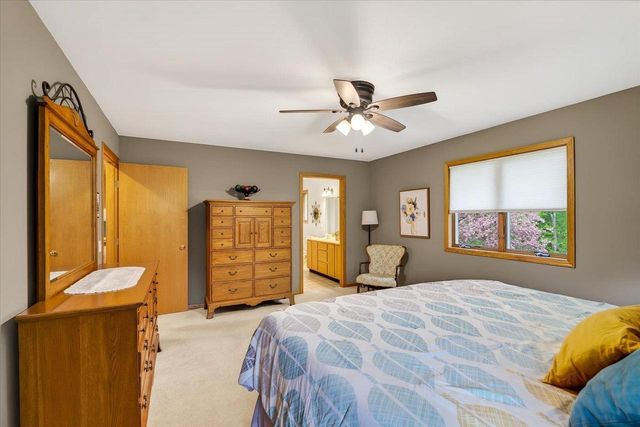 706 Summerton Court, Sun Prairie, WI 53590