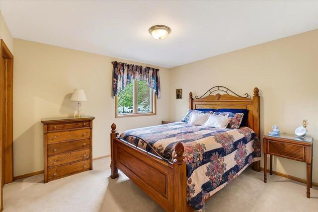 706 Summerton Court, Sun Prairie, WI 53590