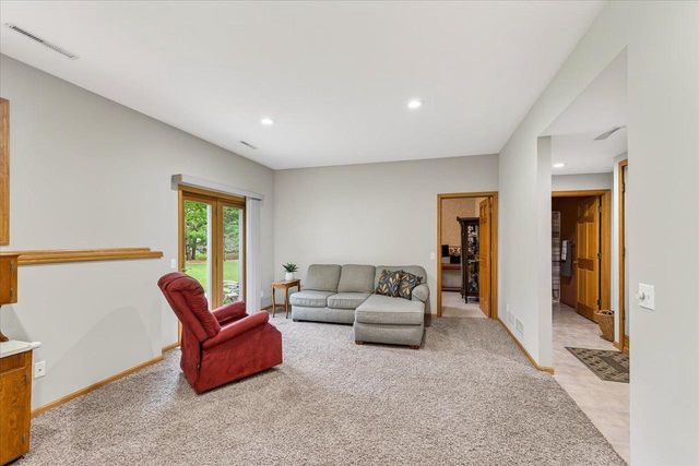 706 Summerton Court, Sun Prairie, WI 53590