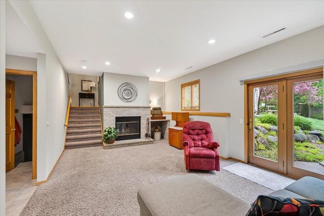 706 Summerton Court, Sun Prairie, WI 53590