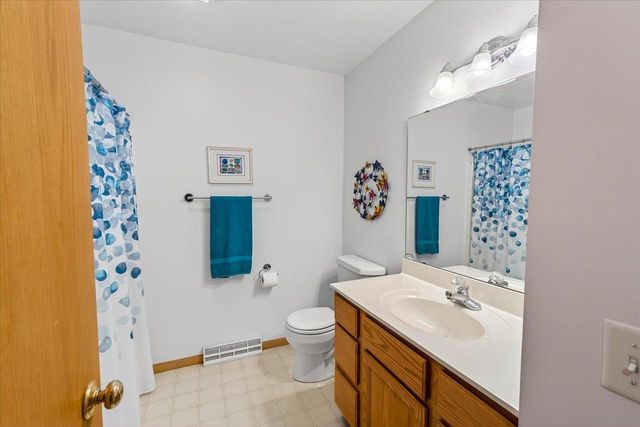 706 Summerton Court, Sun Prairie, WI 53590