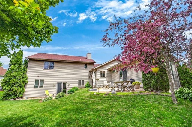 706 Summerton Court, Sun Prairie, WI 53590