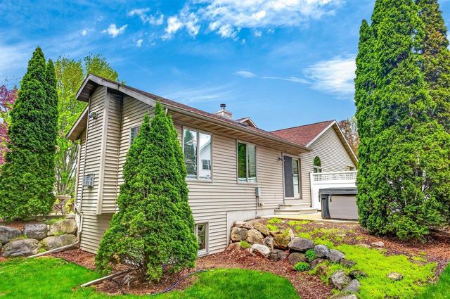 706 Summerton Court, Sun Prairie, WI 53590