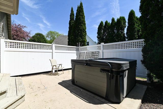 706 Summerton Court, Sun Prairie, WI 53590