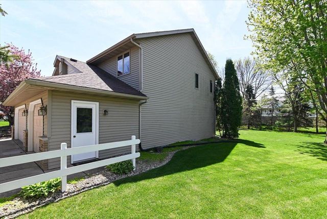 706 Summerton Court, Sun Prairie, WI 53590