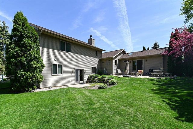 706 Summerton Court, Sun Prairie, WI 53590