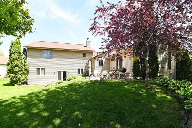 706 Summerton Court, Sun Prairie, WI 53590