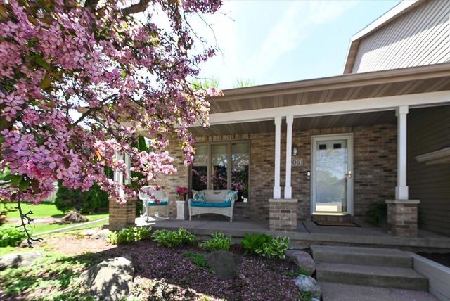 706 Summerton Court, Sun Prairie, WI 53590