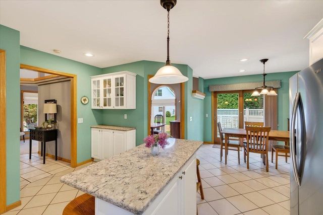 706 Summerton Court, Sun Prairie, WI 53590