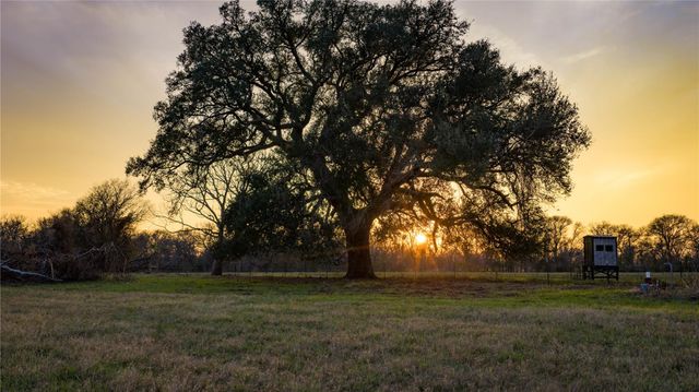 218 Brody LN, Bastrop, TX 78602