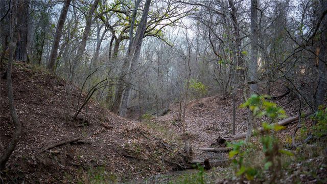 218 Brody LN, Bastrop, TX 78602