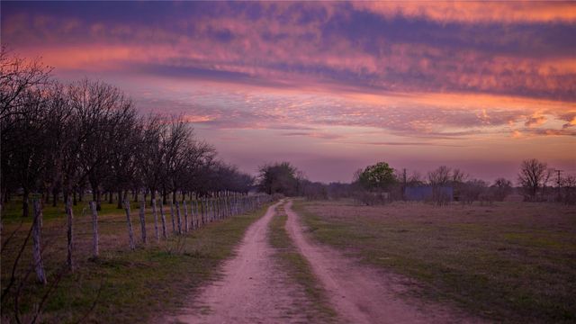 218 Brody LN, Bastrop, TX 78602