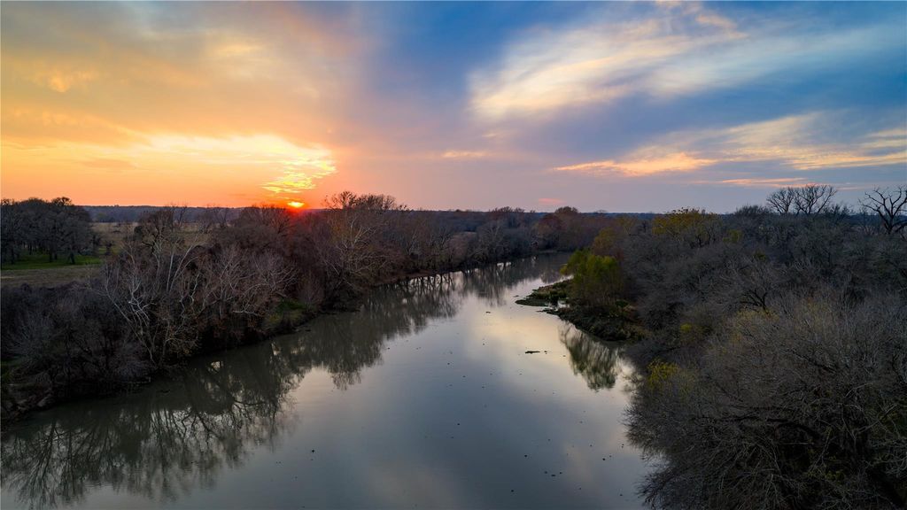 218 Brody LN, Bastrop, TX 78602