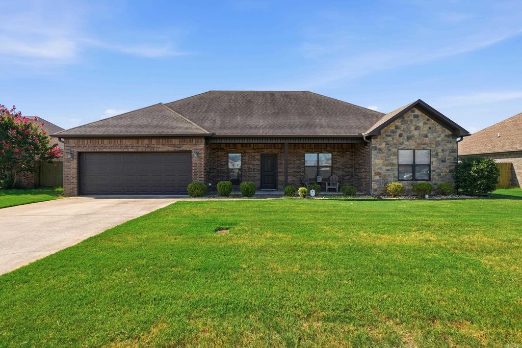 1215 Bird Song Dr, Conway, AR 72032