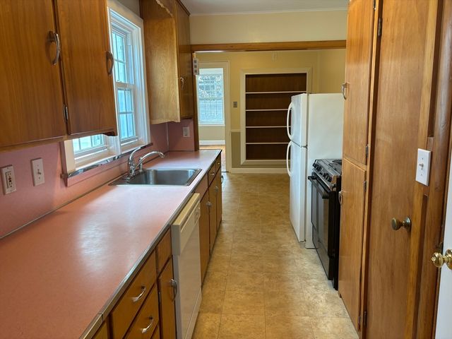 59 Main St 2S, Kingston, MA 02364