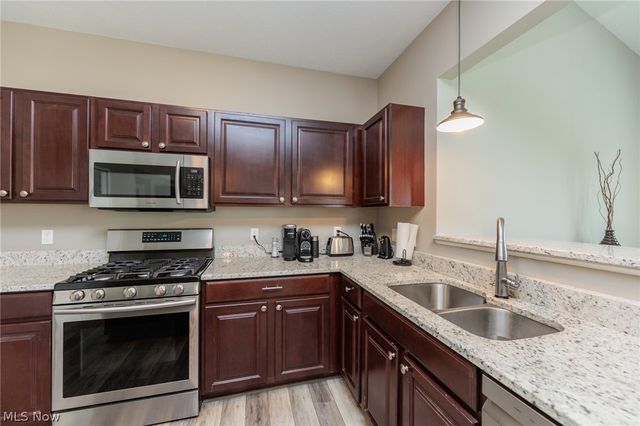 1422 Mclean Avenue, Streetsboro, OH 44241