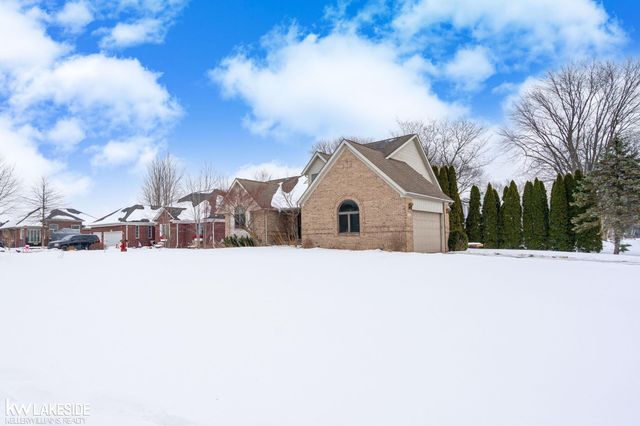 47846 North Avenue, Macomb Twp, MI 48042