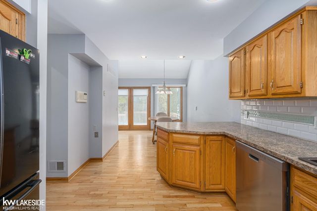 47846 North Avenue, Macomb Twp, MI 48042