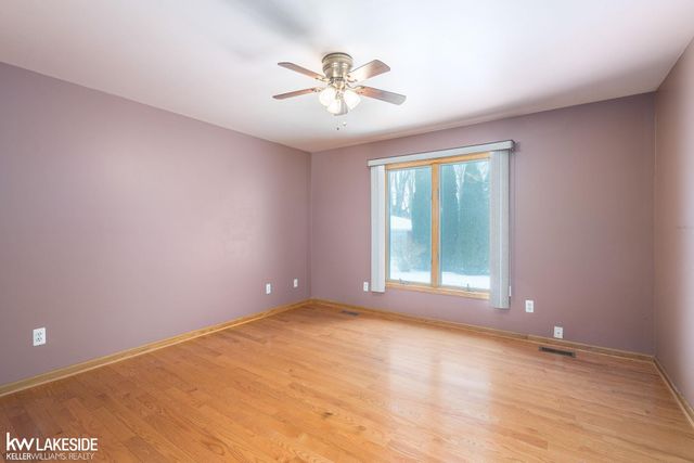 47846 North Avenue, Macomb Twp, MI 48042