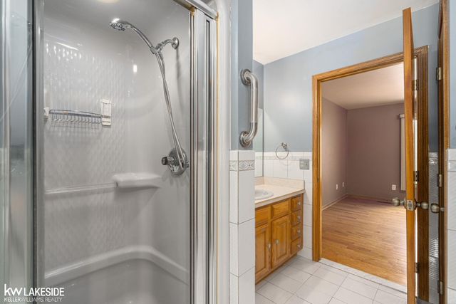 47846 North Avenue, Macomb Twp, MI 48042