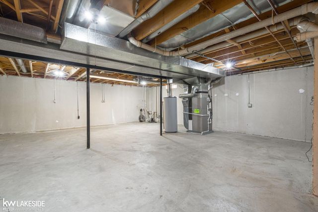 47846 North Avenue, Macomb Twp, MI 48042