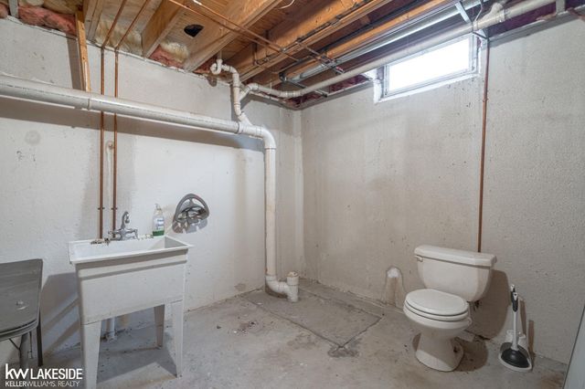 47846 North Avenue, Macomb Twp, MI 48042