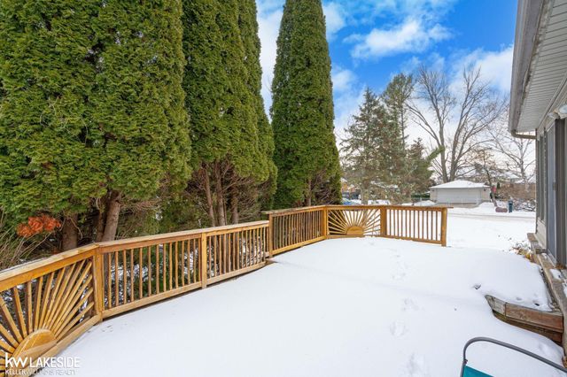 47846 North Avenue, Macomb Twp, MI 48042