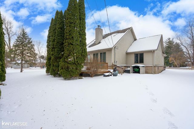 47846 North Avenue, Macomb Twp, MI 48042