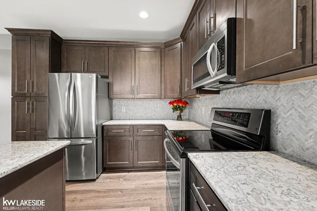 48461 Birmingham Drive, Chesterfield Twp, MI 48047