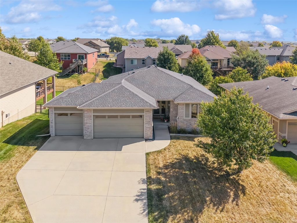 4485 NW 167th Street, Clive, IA 50325